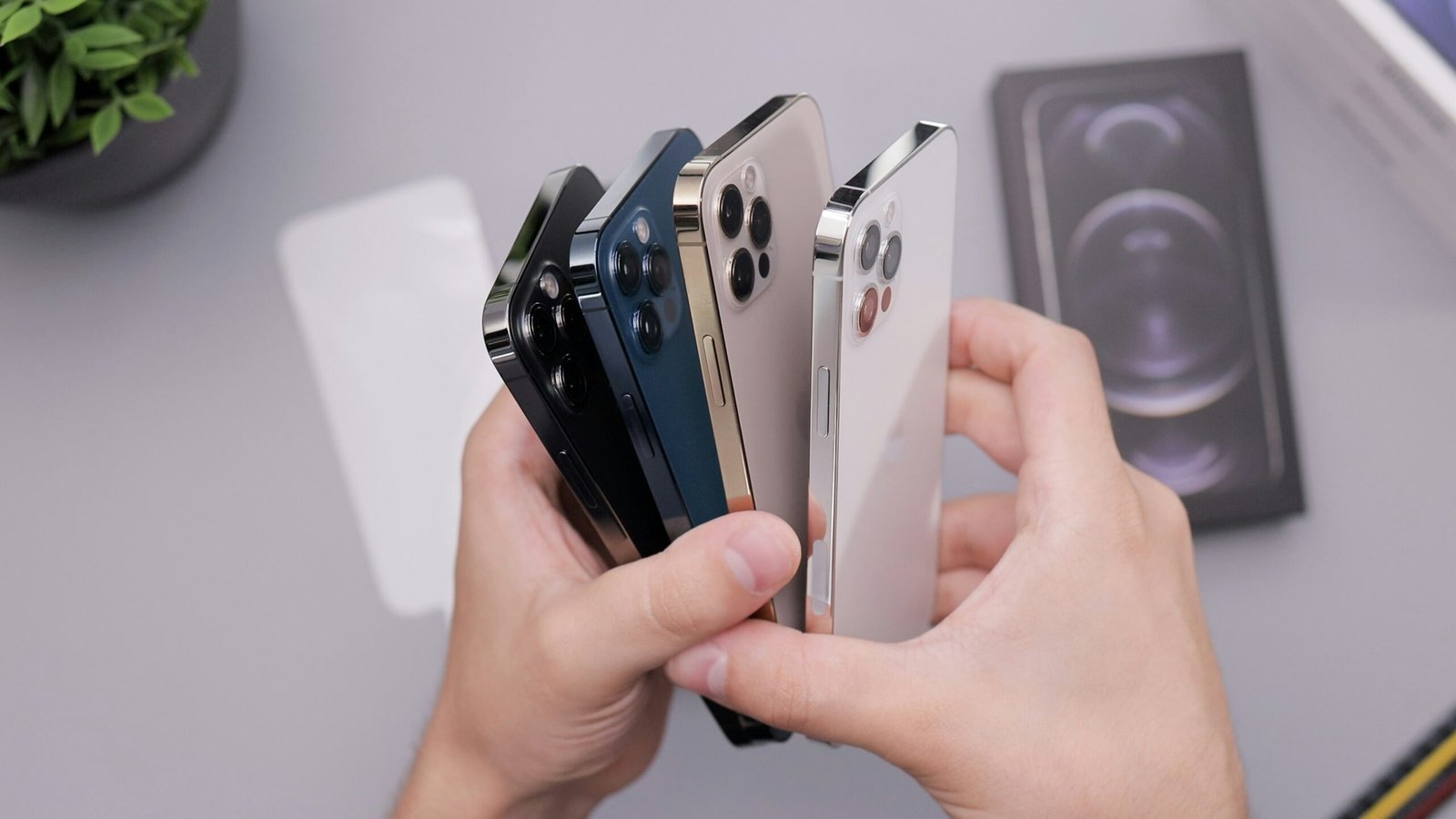 Smuggling of mobile phones in Karachi
